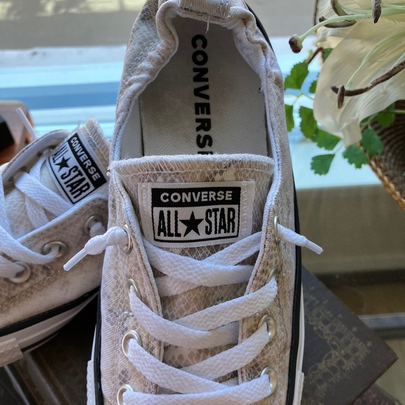Converse Shoreline Beige/Grey Snakeskin - Size 9 - Picture 3 of 10